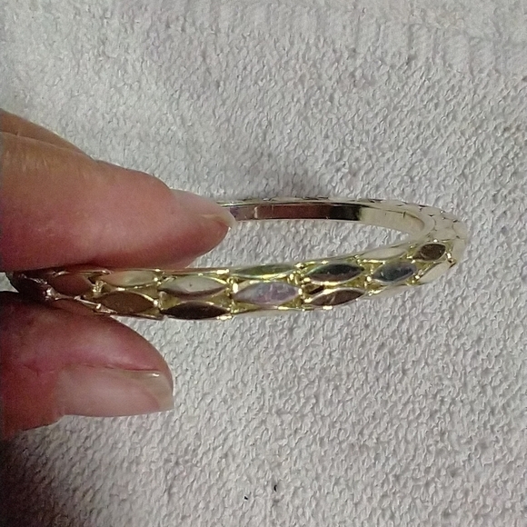 Silvertone bangle bracelet large mesh chain - Picture 1 of 3